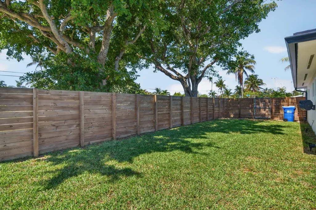 850 SE 1st Avenue Pompano Beach FL 33060