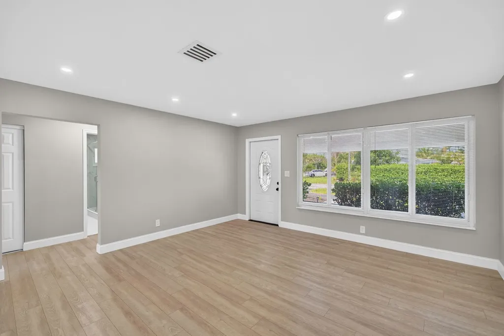 850 SE 1st Avenue Pompano Beach FL 33060