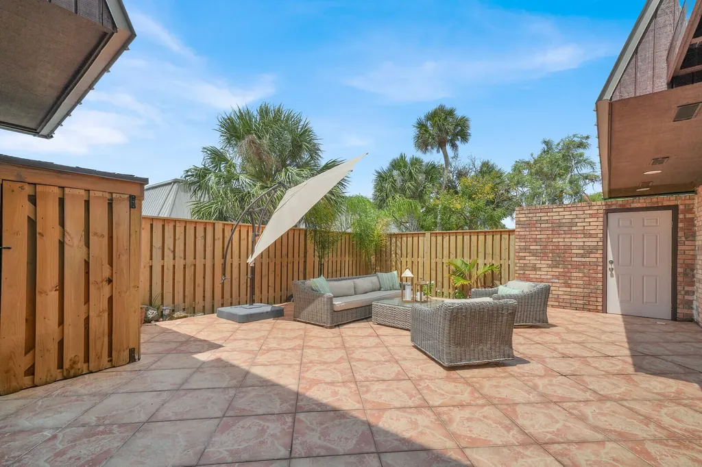 1420 Ocean Way Jupiter FL 33477