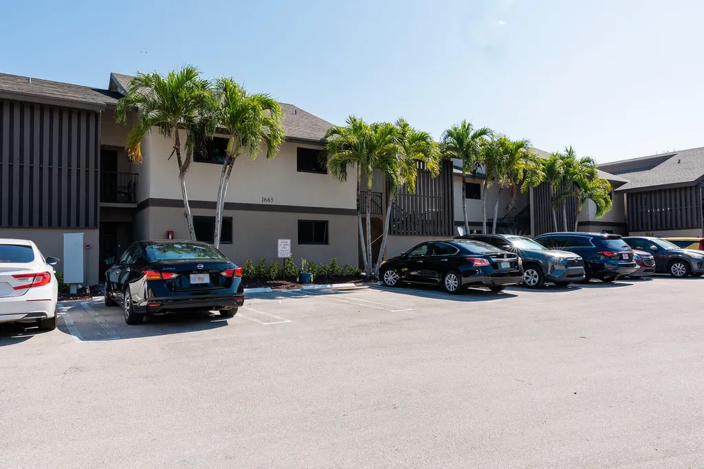 1665 Cabot Lane Wellington FL 33414
