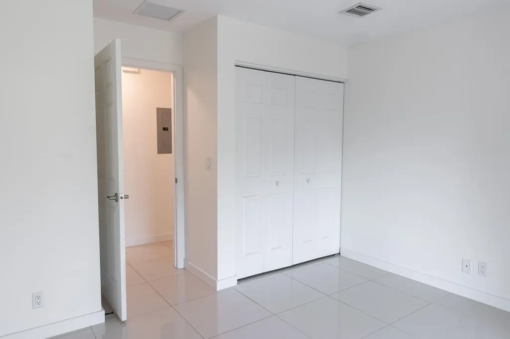 1665 Cabot Lane Wellington FL 33414