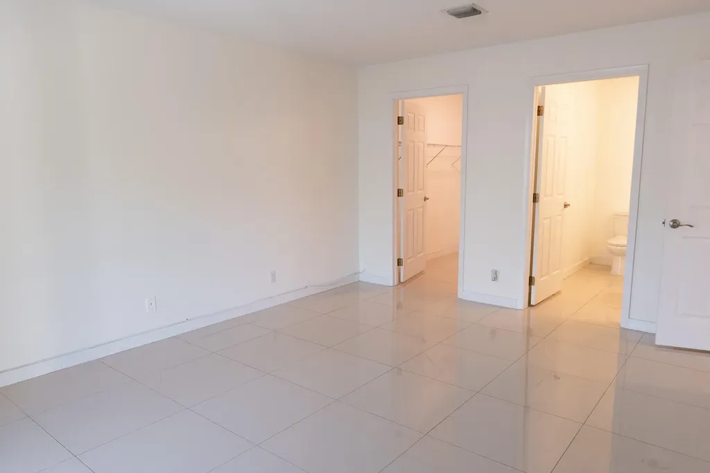 1665 Cabot Lane Wellington FL 33414