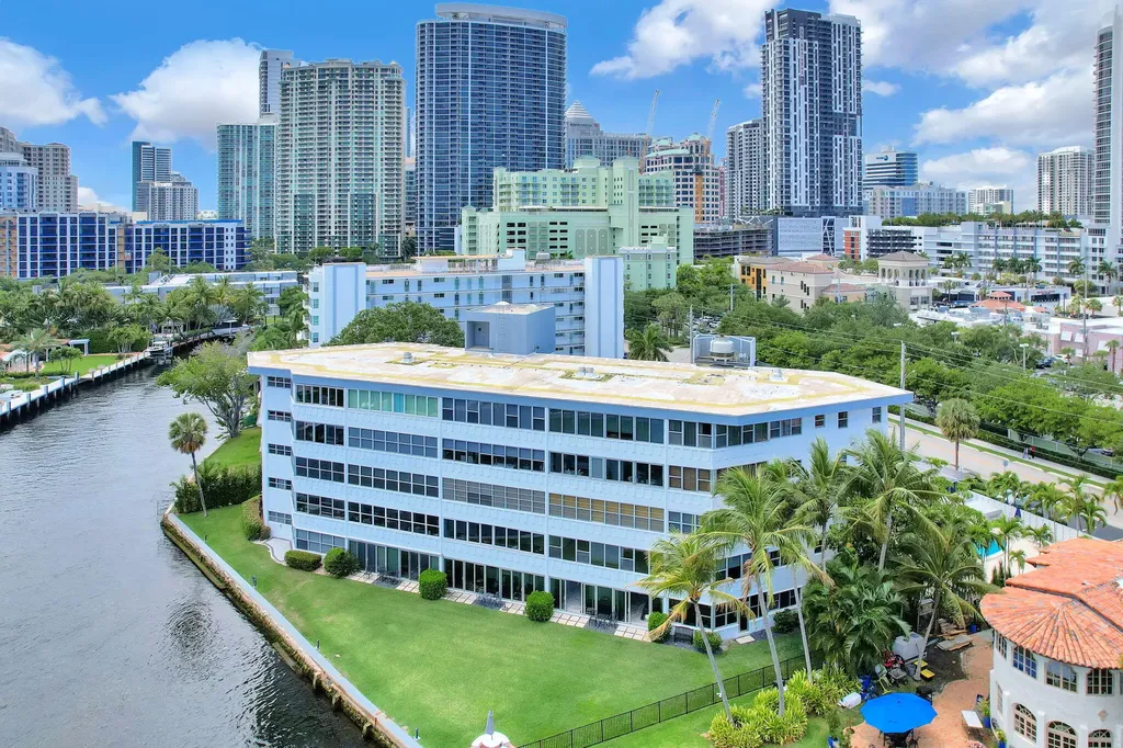 818 SE 4th Street Fort Lauderdale FL 33301