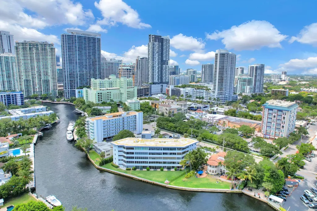 818 SE 4th Street Fort Lauderdale FL 33301