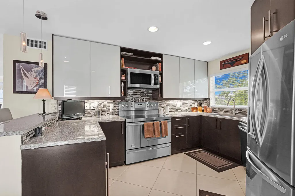 818 SE 4th Street Fort Lauderdale FL 33301