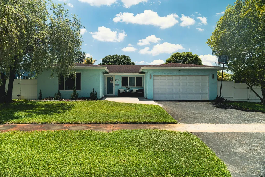 7210 NW 22nd Street Sunrise FL 33313