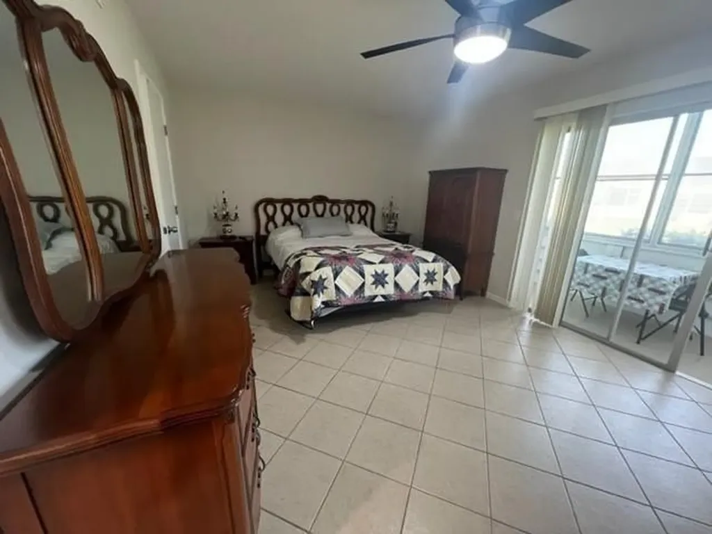 11 Cambridge West Palm Beach FL 33417