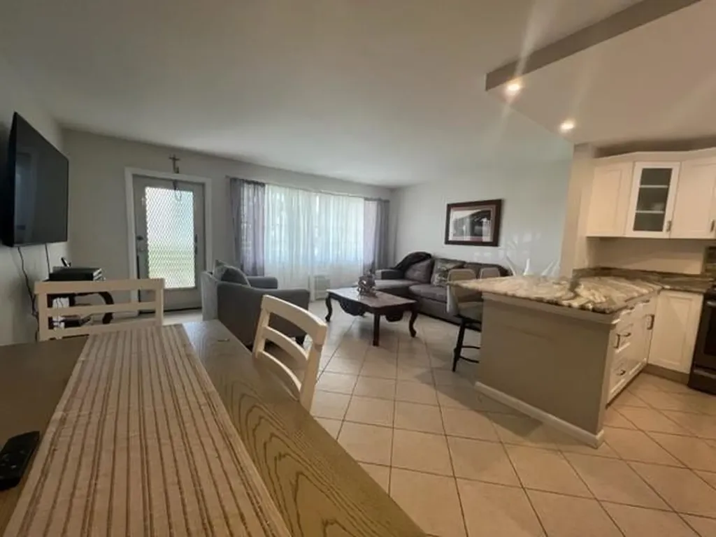 11 Cambridge West Palm Beach FL 33417