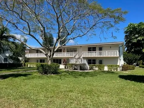 11 Cambridge West Palm Beach FL 33417