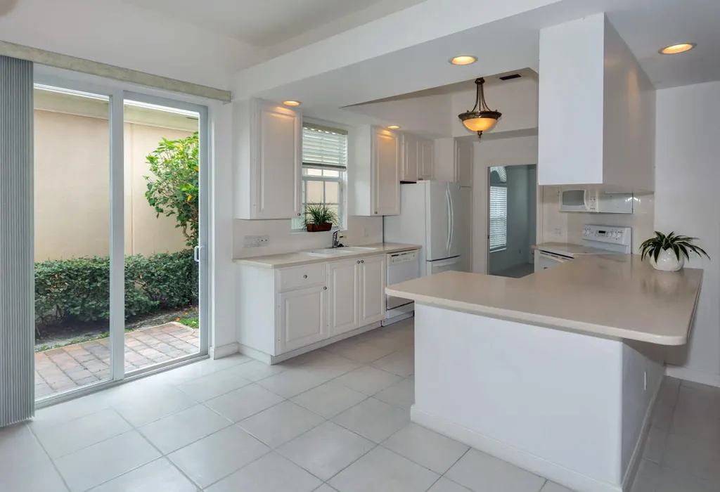 4705 Dovehill Drive Palm Beach Gardens FL 33418