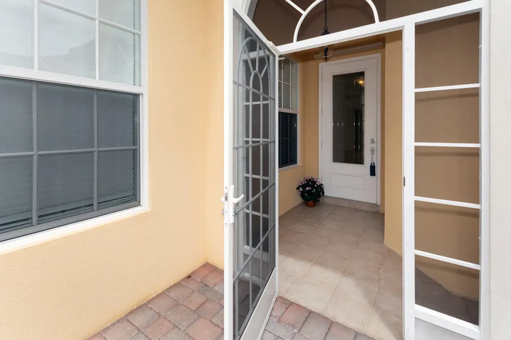 4705 Dovehill Drive Palm Beach Gardens FL 33418
