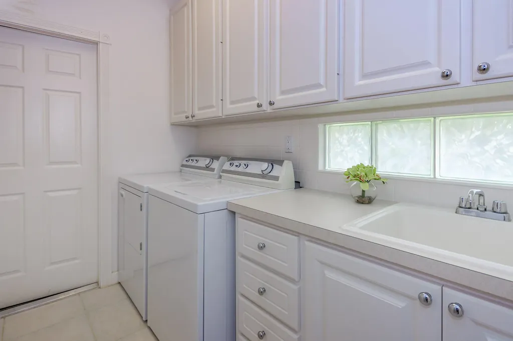 4705 Dovehill Drive Palm Beach Gardens FL 33418