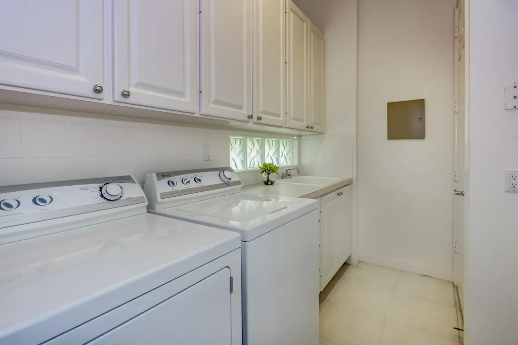 4705 Dovehill Drive Palm Beach Gardens FL 33418