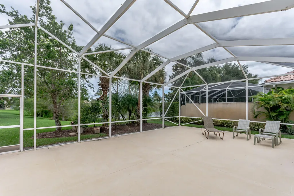 4705 Dovehill Drive Palm Beach Gardens FL 33418