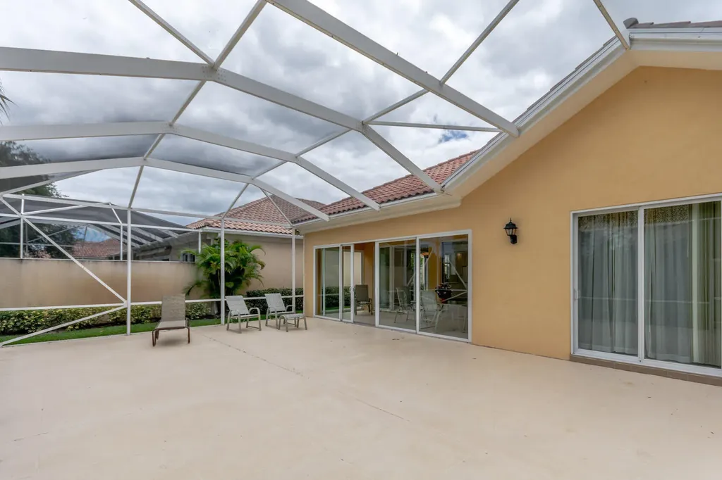 4705 Dovehill Drive Palm Beach Gardens FL 33418