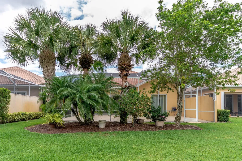 4705 Dovehill Drive Palm Beach Gardens FL 33418