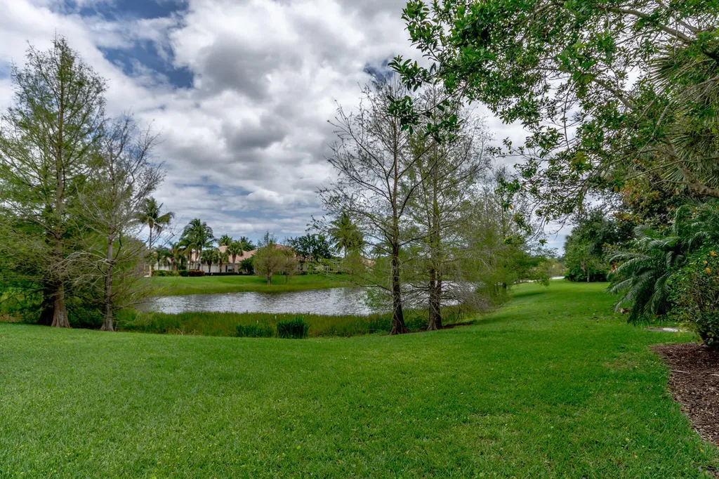 4705 Dovehill Drive Palm Beach Gardens FL 33418