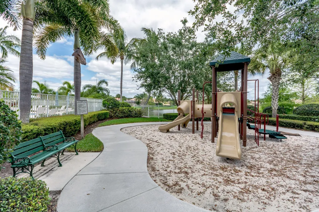 4705 Dovehill Drive Palm Beach Gardens FL 33418