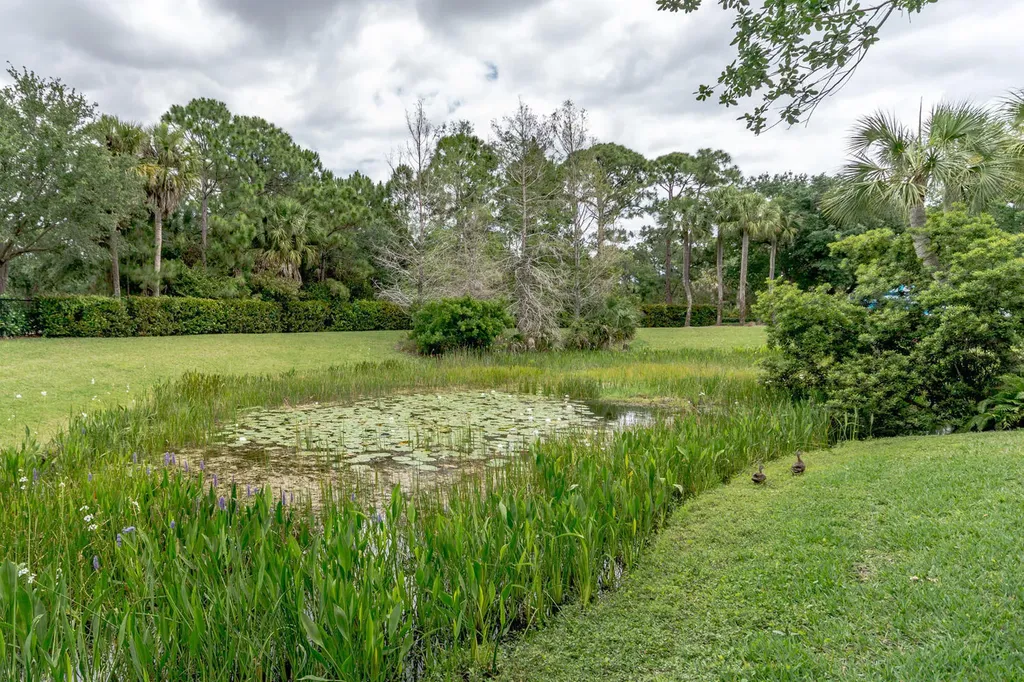 4705 Dovehill Drive Palm Beach Gardens FL 33418