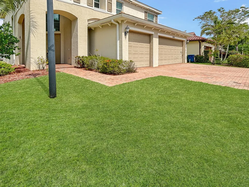 3001 Strada Court Royal Palm Beach FL 33411