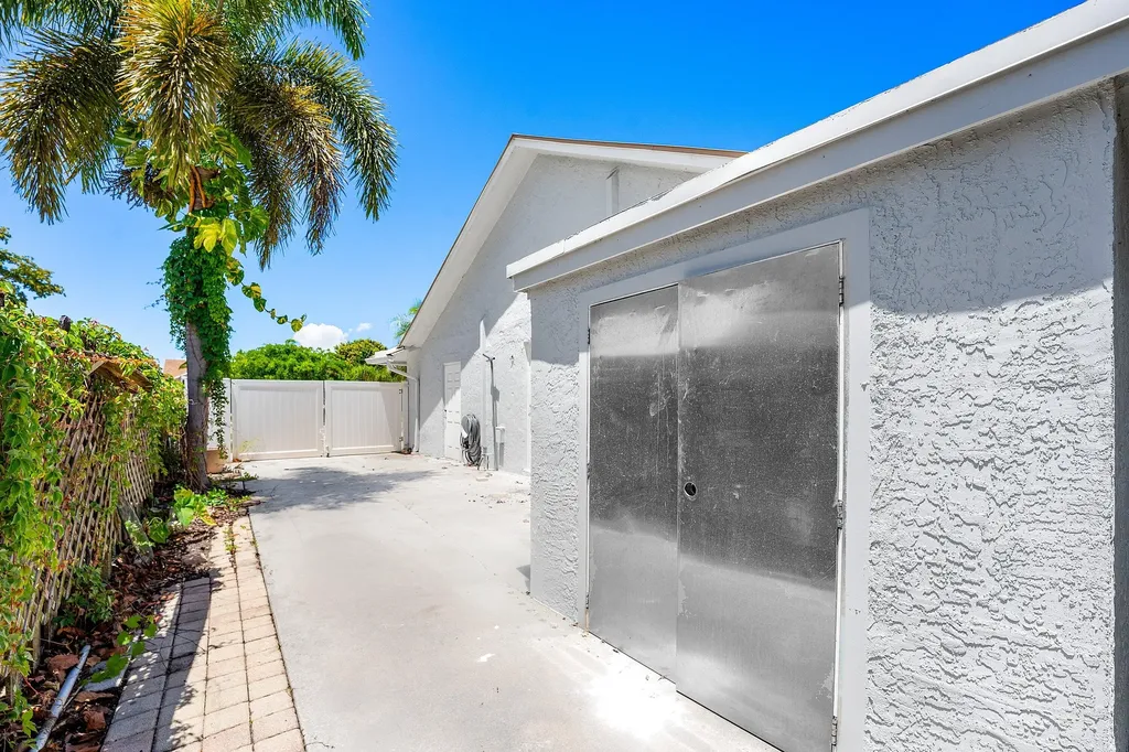 1402 Cormorant Road Delray Beach FL 33444