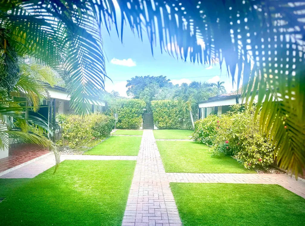630 NE 17th Way Fort Lauderdale FL 33304