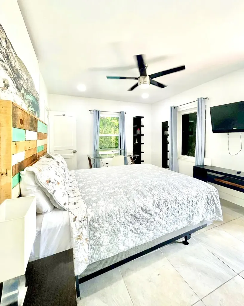 630 NE 17th Way Fort Lauderdale FL 33304