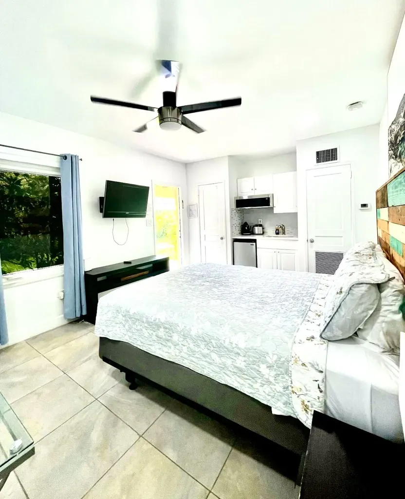 630 NE 17th Way Fort Lauderdale FL 33304