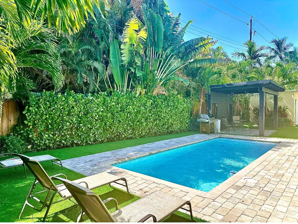 630 NE 17th Way Fort Lauderdale FL 33304