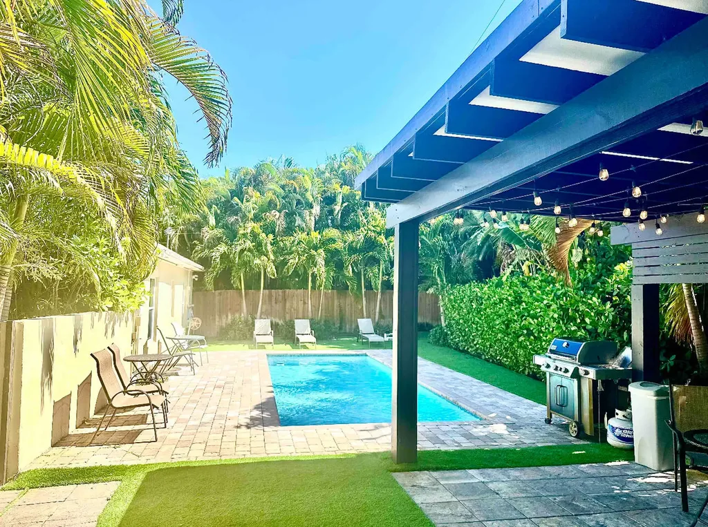 630 NE 17th Way Fort Lauderdale FL 33304
