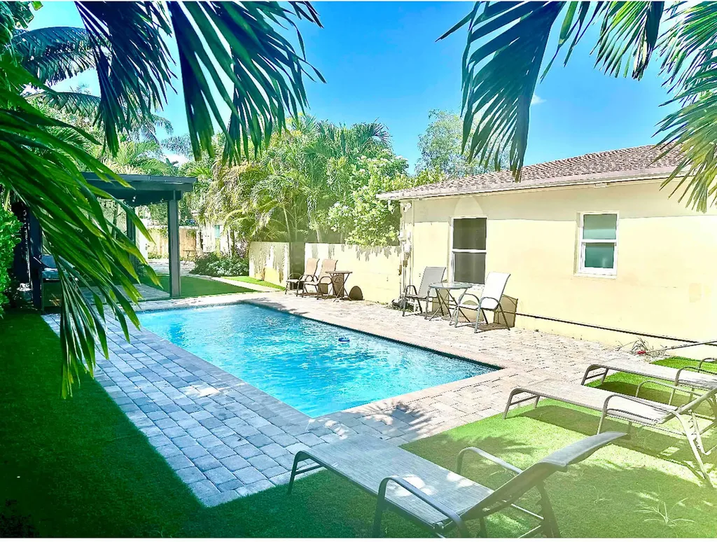 630 NE 17th Way Fort Lauderdale FL 33304