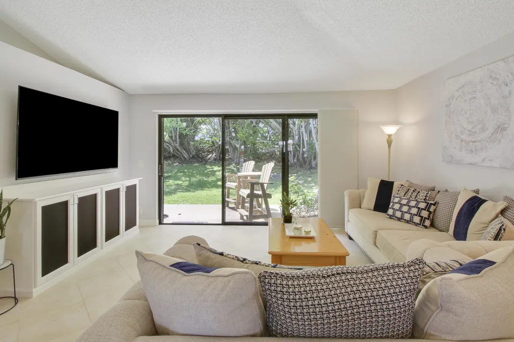 825 Club Drive Palm Beach Gardens FL 33418