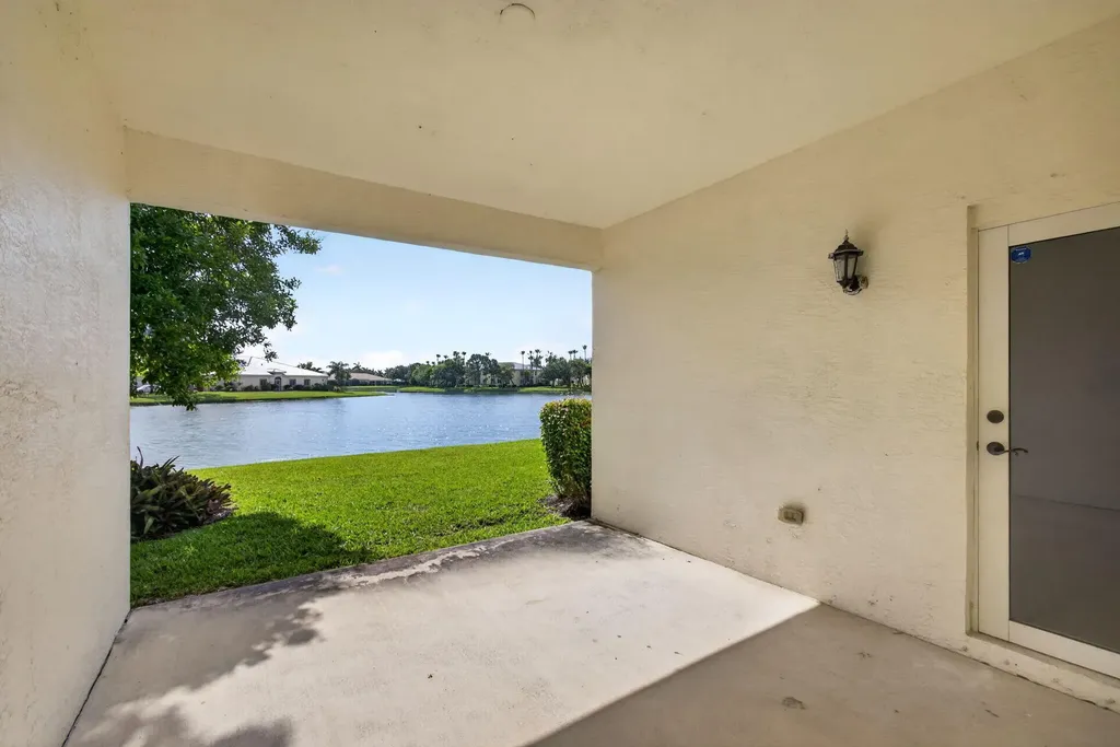 2344 Windjammer Way West Palm Beach FL 33411