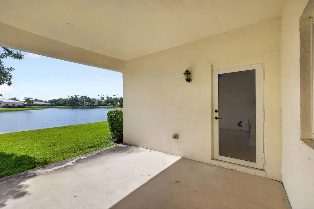 2344 Windjammer Way West Palm Beach FL 33411