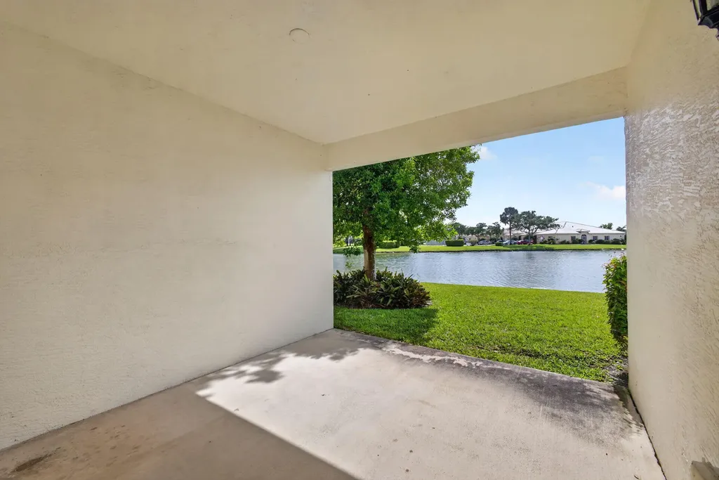 2344 Windjammer Way West Palm Beach FL 33411