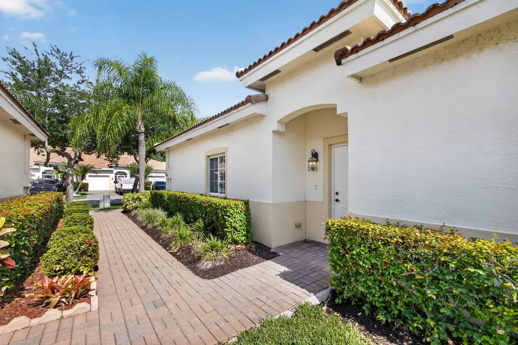 2344 Windjammer Way West Palm Beach FL 33411