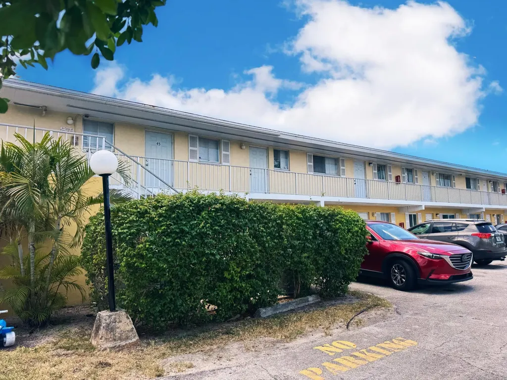 1501 Crescent Circle West Palm Beach FL 33403