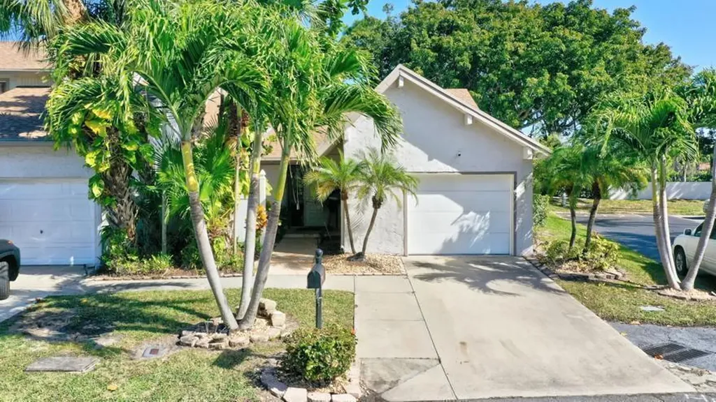6660 Canary Palm Circle Boca Raton FL 33433