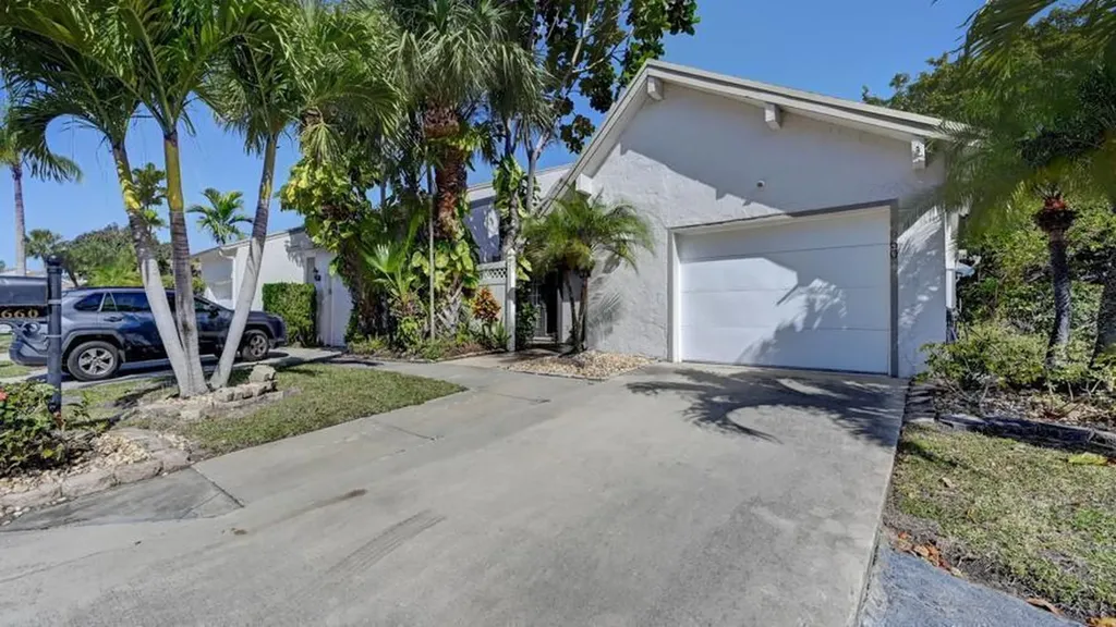 6660 Canary Palm Circle Boca Raton FL 33433