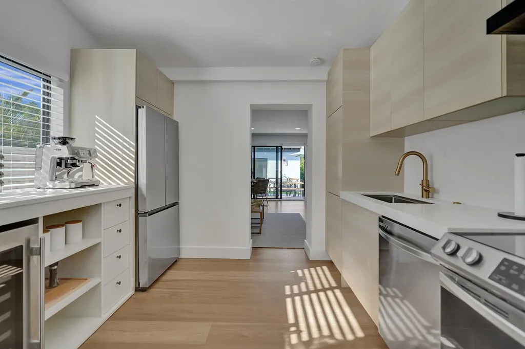 225 NE 10th Street Delray Beach FL 33444