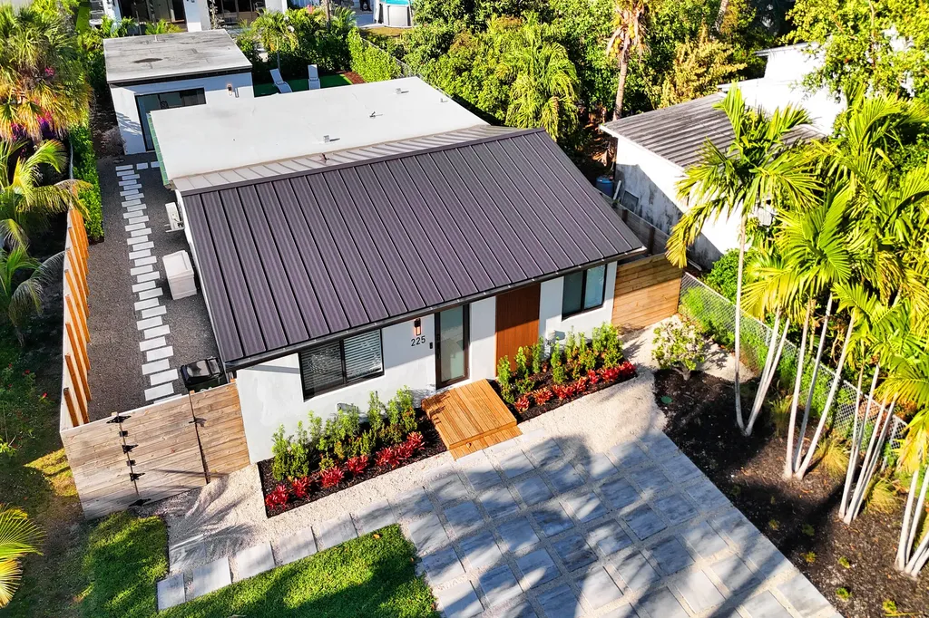 225 NE 10th Street Delray Beach FL 33444