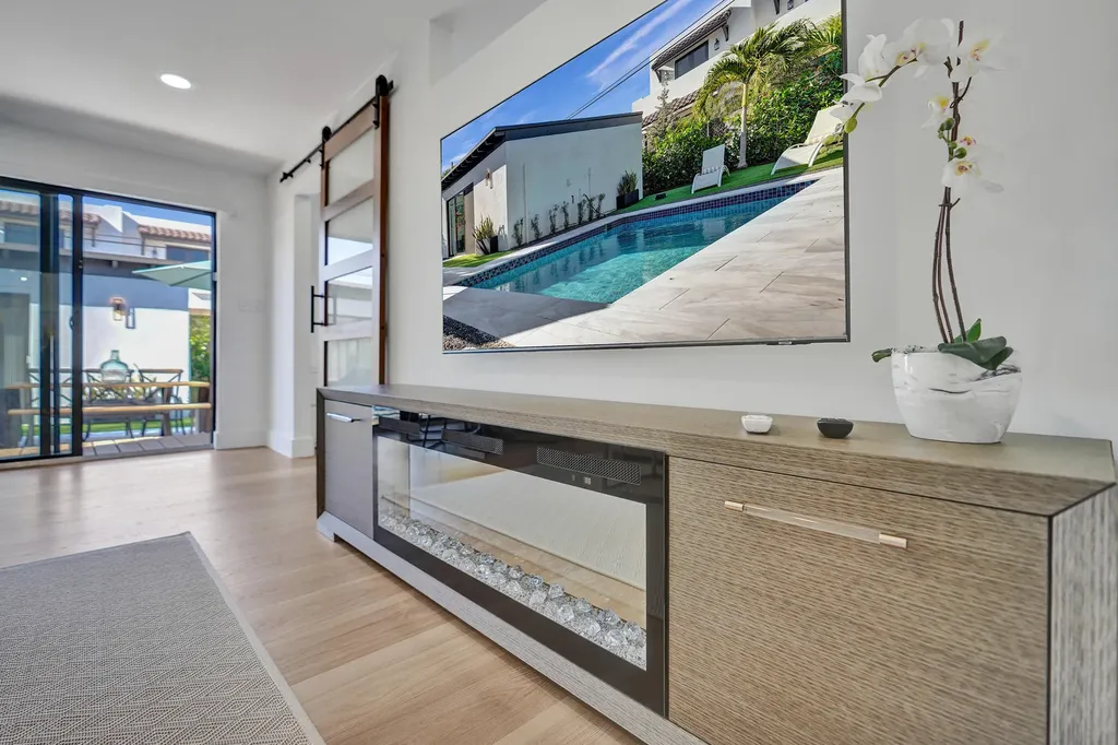225 NE 10th Street Delray Beach FL 33444