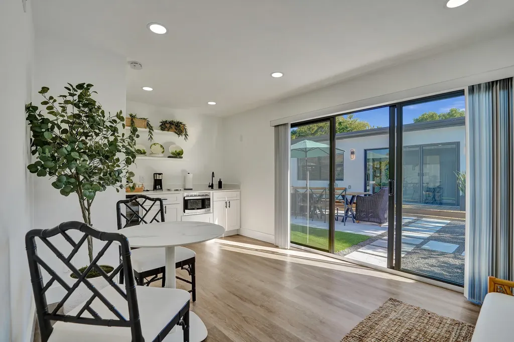 225 NE 10th Street Delray Beach FL 33444