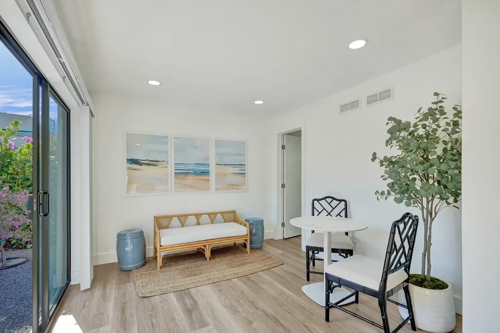 225 NE 10th Street Delray Beach FL 33444