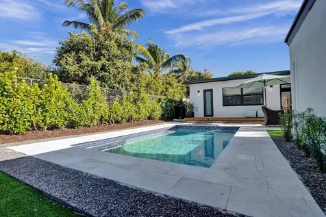 225 NE 10th Street Delray Beach FL 33444