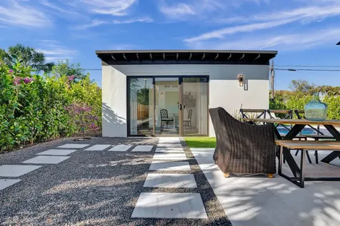 225 NE 10th Street Delray Beach FL 33444