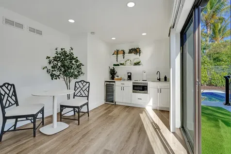 225 NE 10th Street Delray Beach FL 33444