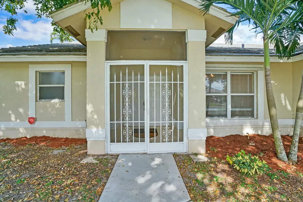 10567 Paso Fino Drive Wellington FL 33449