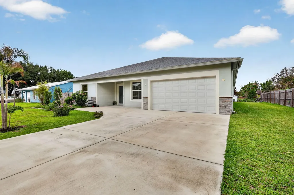 1974 SW Idaho Lane Port St Lucie FL 34953