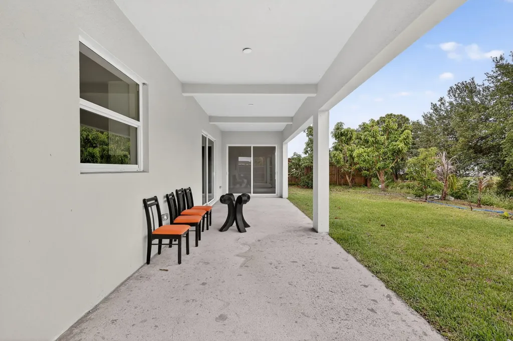 1974 SW Idaho Lane Port St Lucie FL 34953